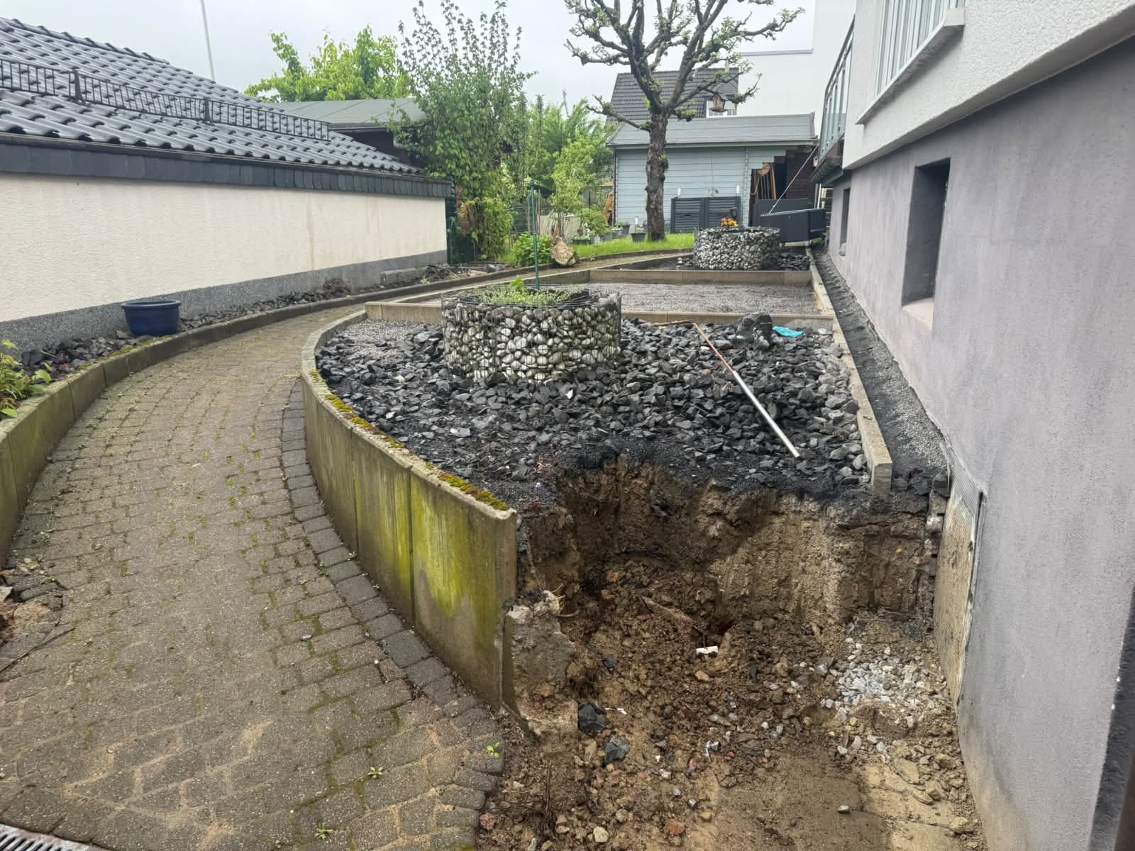 Rückbau einer vorhandenen Garten- und Pflasterfläche